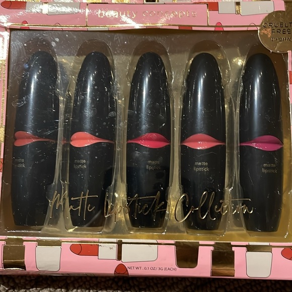 Beauty Concepts matte lipstick collection NWT - Picture 2 of 5